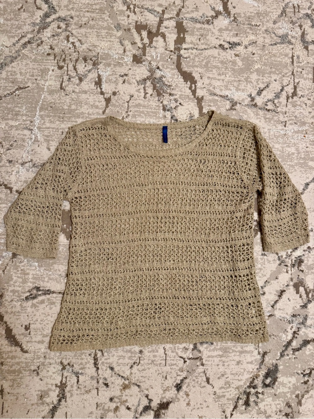 Falls Creek Light Tan Open-Knit Women’s Sweater. Womens sz. Large 22” x 26”